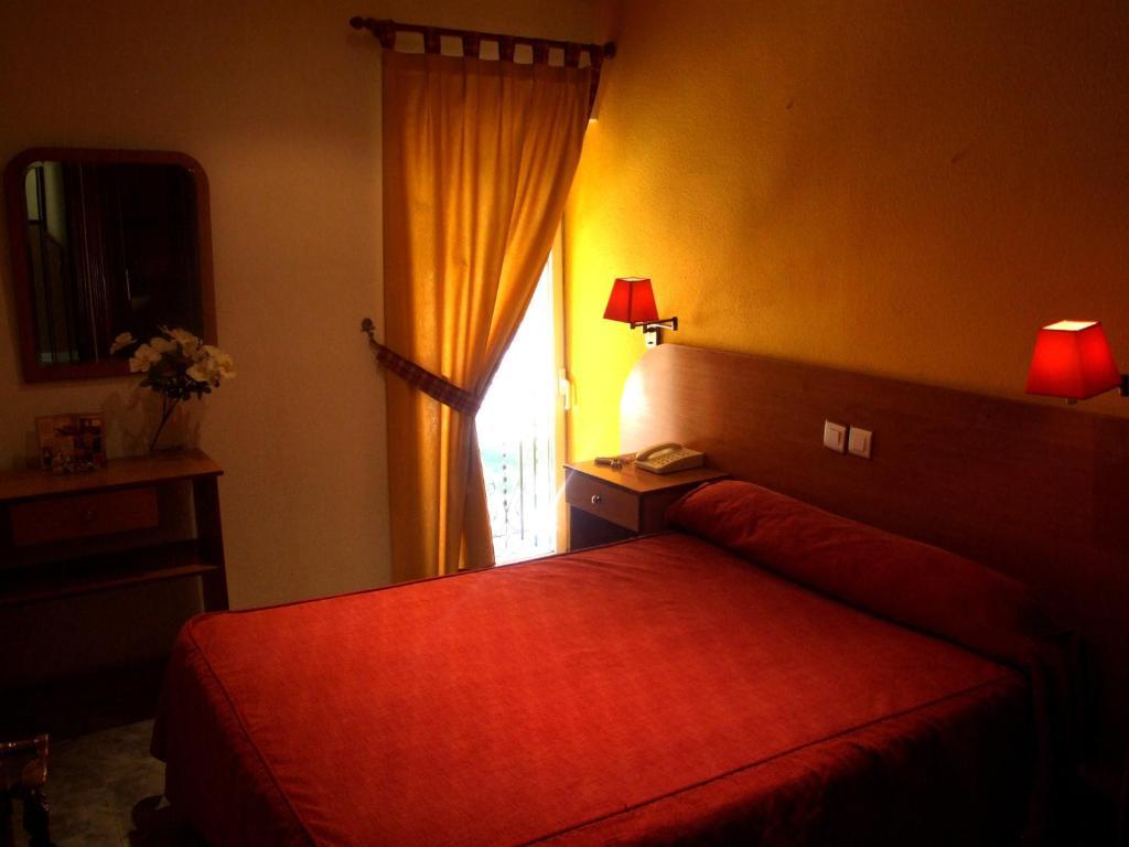 Hostal Santa Marta Аранхуэс Экстерьер фото