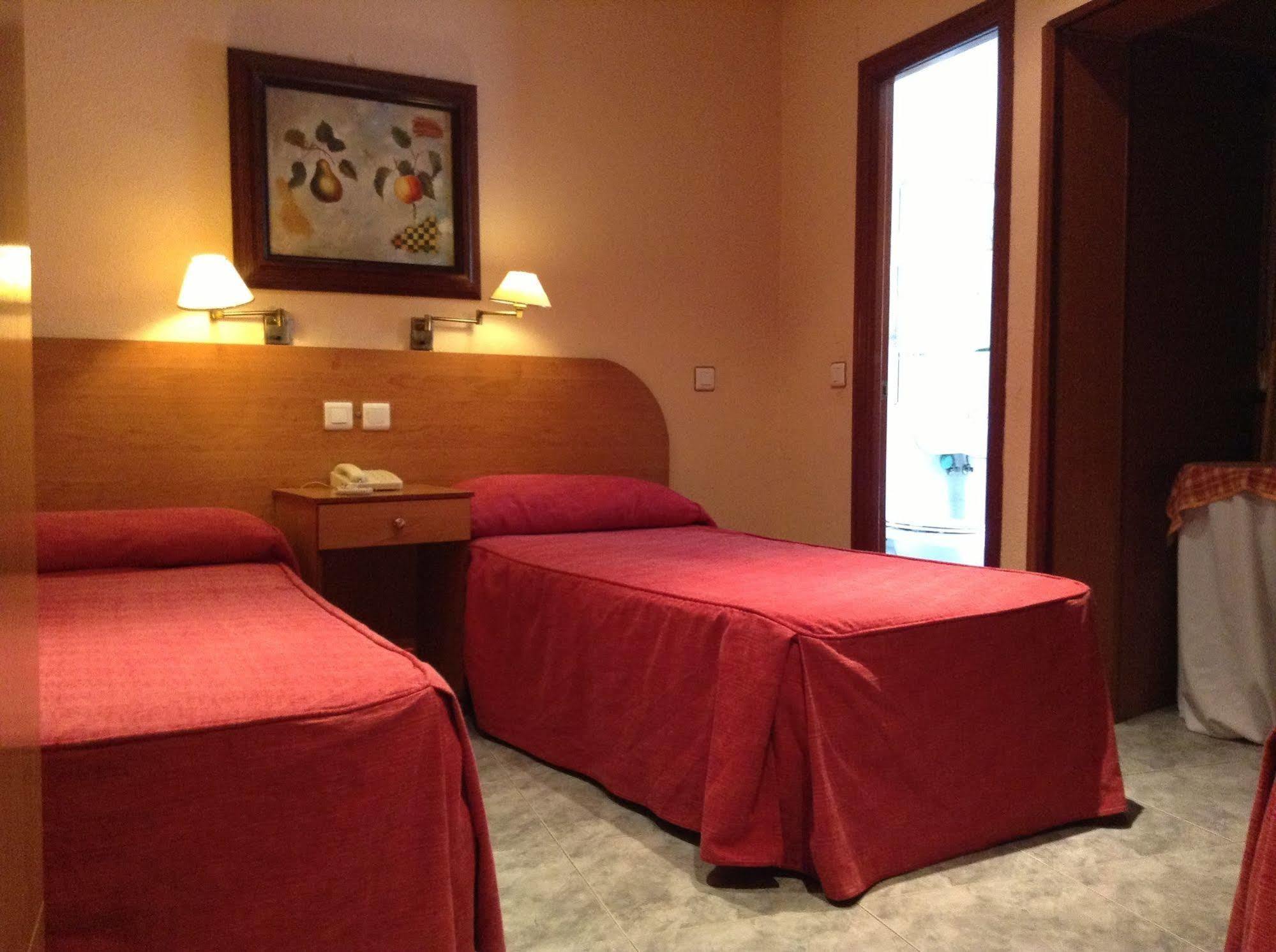 Hostal Santa Marta Аранхуэс Экстерьер фото